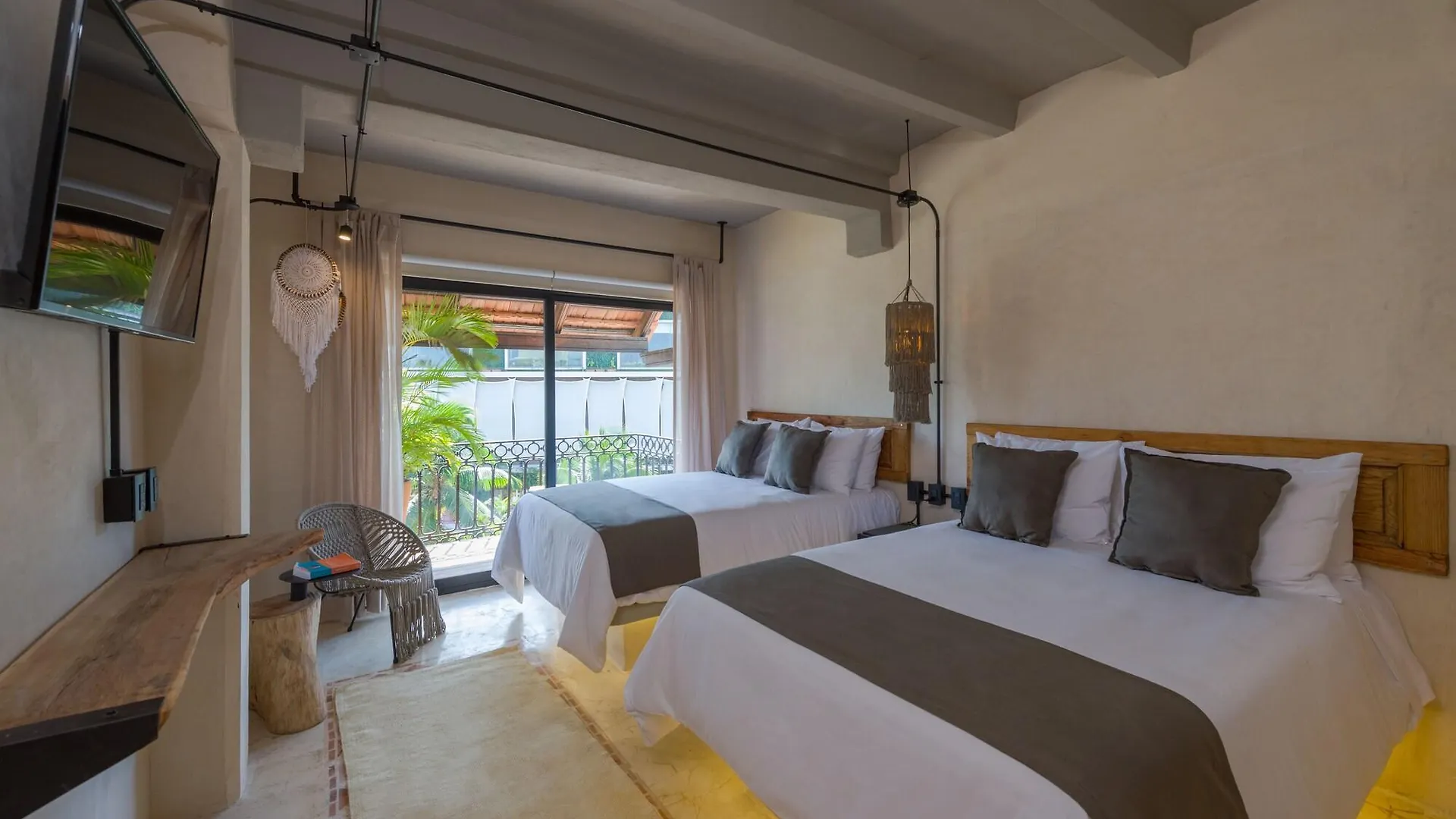 Caribbean Paradise Hotel & Spa - 5Th Avenue Playa del Carmen Mexico