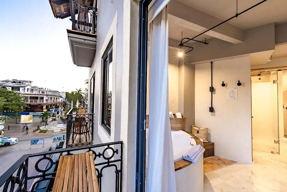 Caribbean Paradise Hotel & Spa - 5Th Avenue Playa del Carmen Mexico