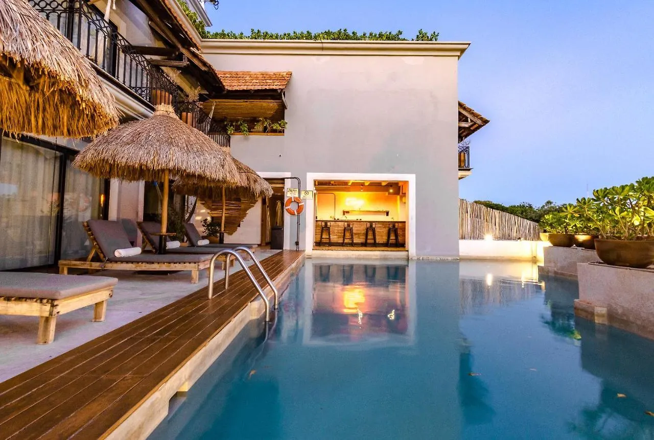 Caribbean Paradise Hotel & Spa - 5Th Avenue Playa del Carmen Mexico